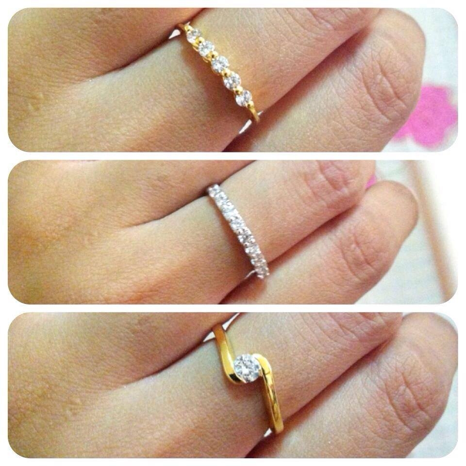 BR031RD แหวนหนีบ เพชร 1 เม็ด แบบน่ารัก เอี้ยวๆนิดๆ ฝังแบบหนีบ เป็นแบบยอดนิยมไม่ล้าสมัย ใส่ติดนิ้วดูดี แต่ไม่เวอร์