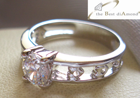 แหวนเดี่ยว เพชรกลม คลาสลิค ดีค่ะ น่ารักดีค่ะ เรียบเก๋ งานทองขาว 24 K 5 ไมครอน รหัส BR006 RD