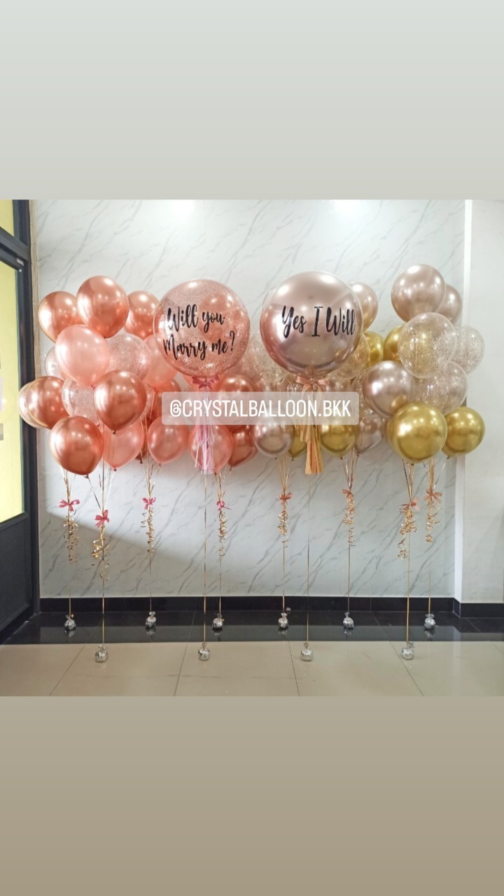 ลูกโป่ง Will You Marry Me? Bubble ขนาด 24" กลิตเตอร์สีโรสโกล พร้อม ช่อลูกโป่ง ช่อ 7 ลูก 4 ช่อ พร้อมตกแต่ง ลูกโป่งยาง ขนาด 24" สีแชมเปญ พร้อม ช่อลูกโป่ง ช่อ 7 ลูก 4 ช่อ สามารถเปลี่ยนสีลูกโป่ง/เปลี่ยนข้อความ/เปลี่ยนขนาดได้