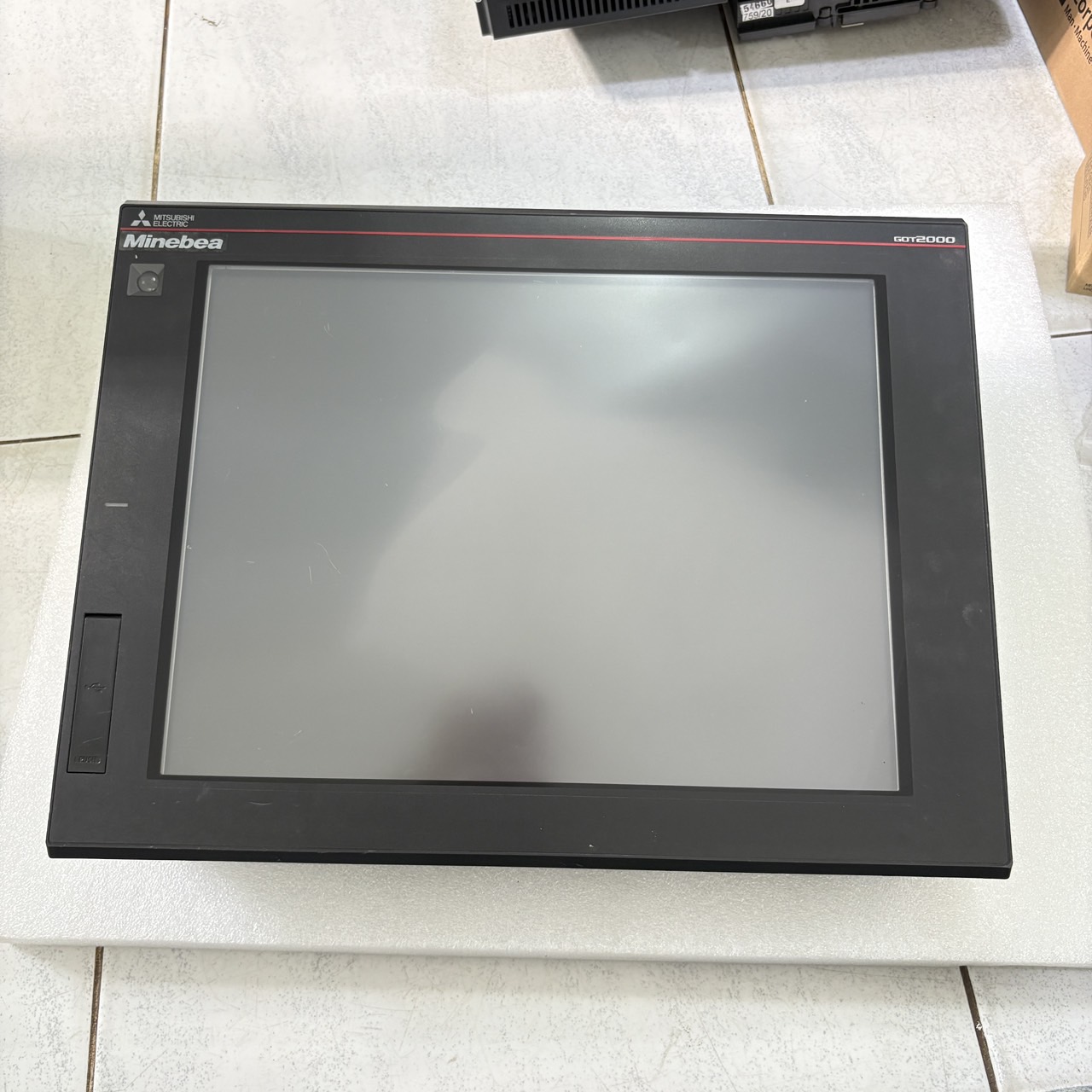 GT2715-XTBD HMI " MITSUBISHI "