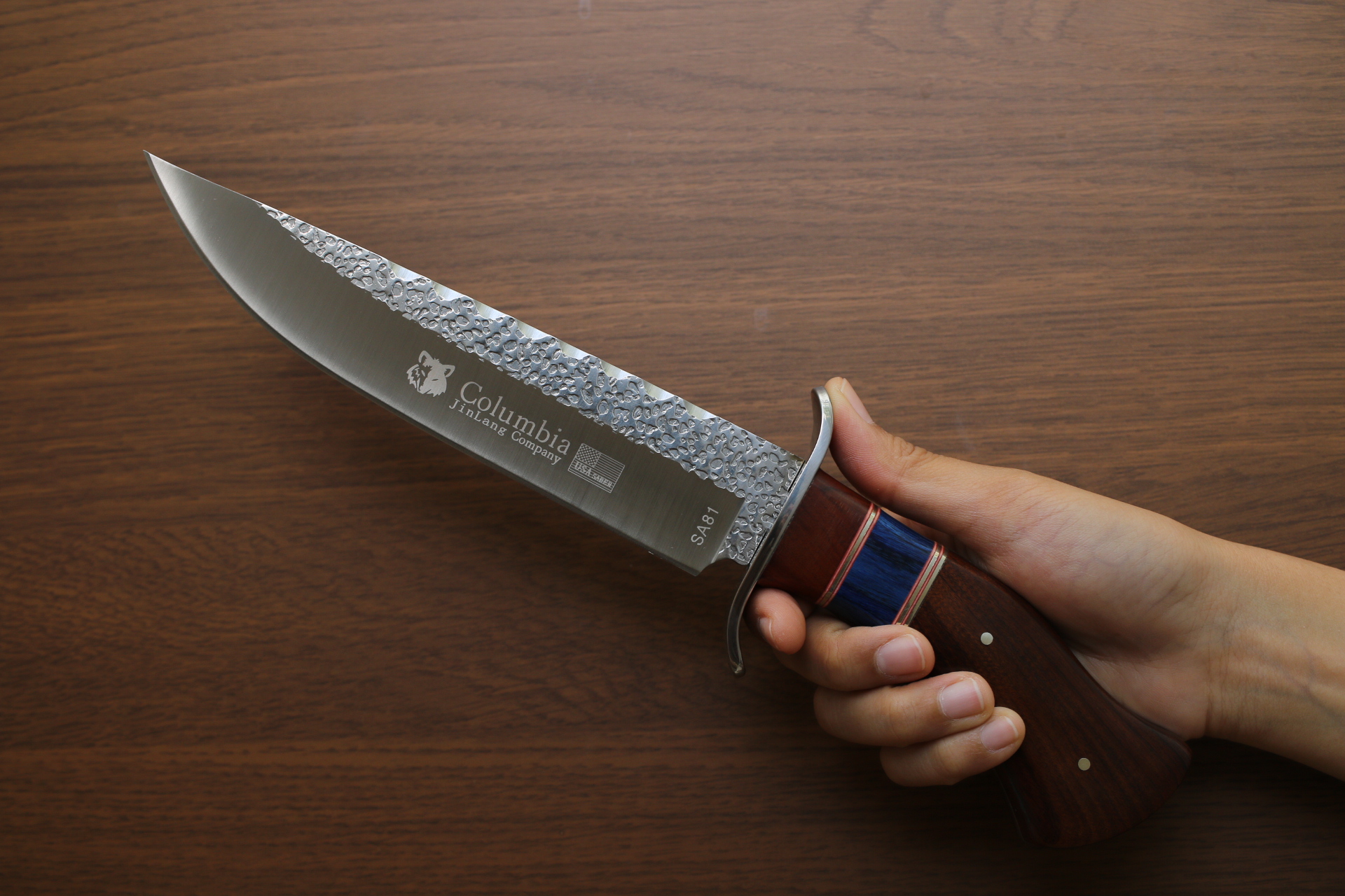 มีดเดินป่า COLUMBIA รุ่น SA81 ด้ามไม้ทรงโค้ง ทรงใบมีดสวย