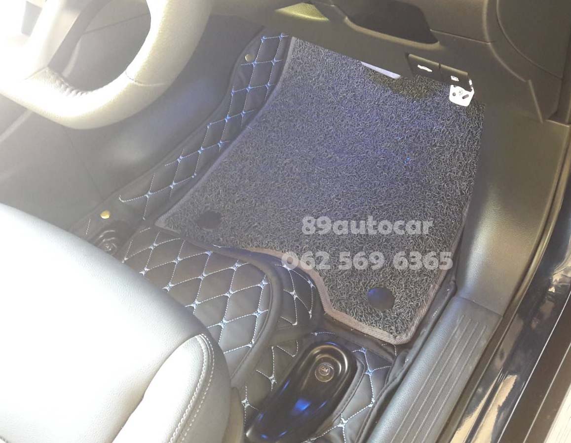 พรมปูพื้นรถยนต์ Nissan Kicks ปูพรม7D สีดำด้ายฟ้า เสริมพรมดักฝุ่นสีเทา เข้ารูป