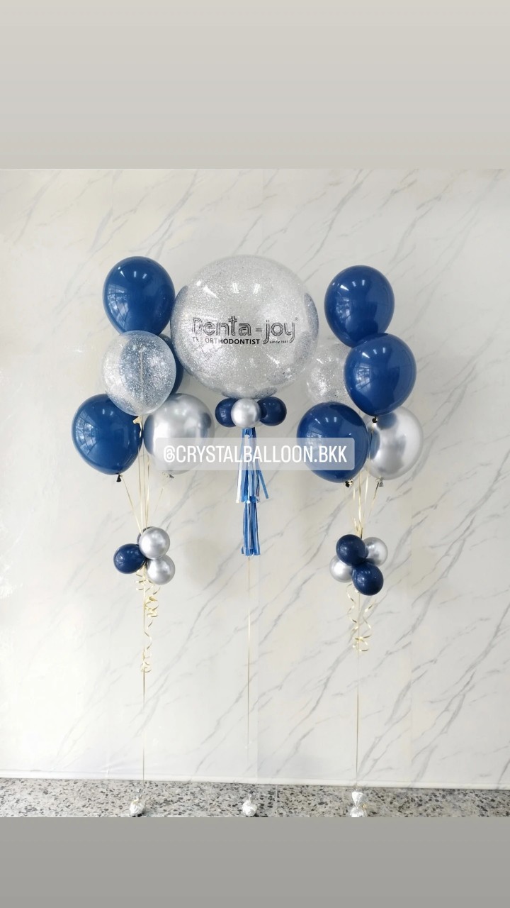 ลูกโป่ง เปิดร้าน Bubble ขนาด 24" กลิตเตอร์สีเงิน 1 ลูก พร้อม ช่อลูกโป่ง ช่อ 5 ลูก 2 ช่อ Theme Dark Blue พร้อมตกแต่ง สามารถเปลี่ยนสีลูกโป่ง/เปลี่ยนข้อความ/เปลี่ยนขนาดได้