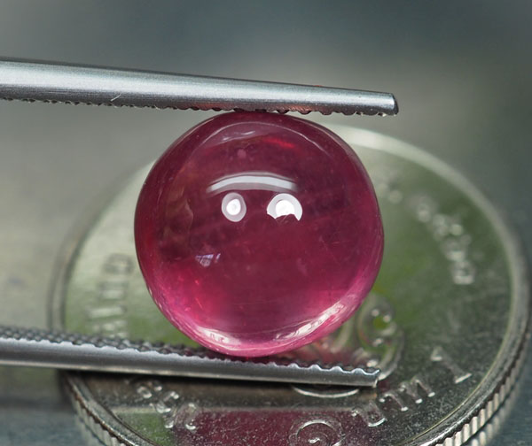 ทับทิมสีแดงชมพูสวย 6.55 กะรัตหลังเบี้ย (1252)