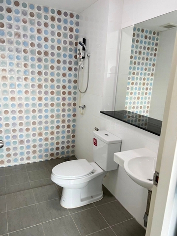ให้เช่าซูม คอนโด 50 ชั้น 4 ห้อง 28 ตรม.เฟอร์ครบ ใกล้ ม.กรุงเทพฯ มีเครื่องซักผ้า พร้อมอยู่