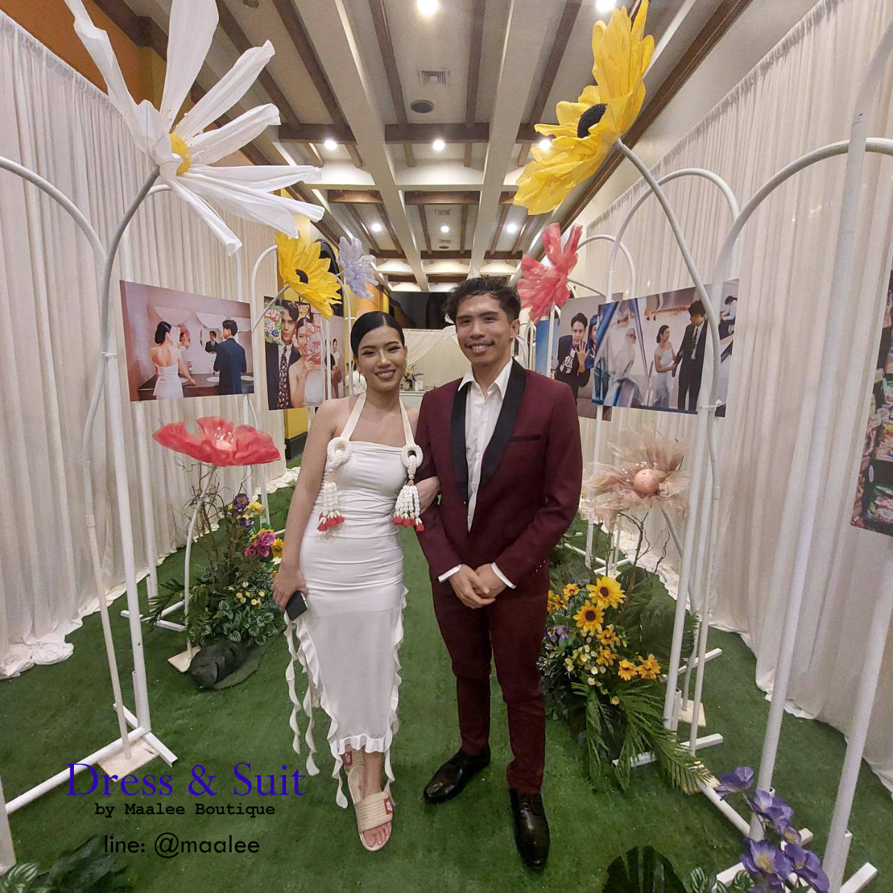 พร้อมเช่า ชุดสูททักซิโด้ สีเบอร์กันดี ปกกล้วย Tuxedo Suit with Shawl Collars (พร้อมเสื้อกั๊ก)