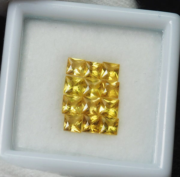 บุษราคัม 1.95 กะรัต 12 ชิ้นสวยมาก