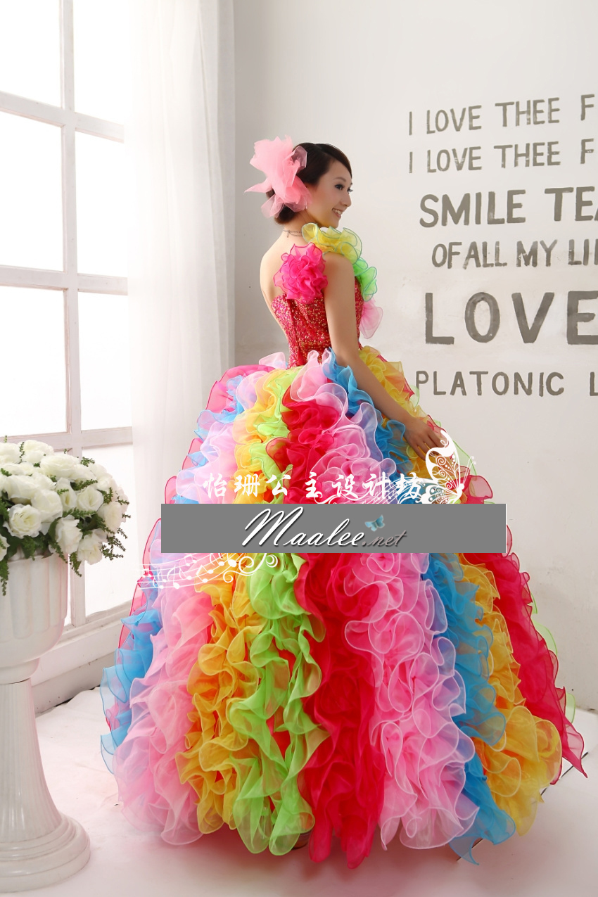 พร้อมเช่า ชุดแฟนซีสั้น ชุดราตรี ไหล่เฉียง สีรุ้ง กระโปรงระบายฟูสวย ฟรุ้งฟริ้ง