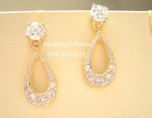 หมดค่ะ +++BE426+++ต่างหูระย้ารูปหยดน้ำ+++ เป็นแบบห้อยตุ้งติ้ง สวยน่ารักมาก งานเหมือนจริงเลยค่ะส่วนตุ้งติ้งทำเป็นรูปหยดน้ำ ฝังแบบจิกไข่ปลา งานระยิบระยั