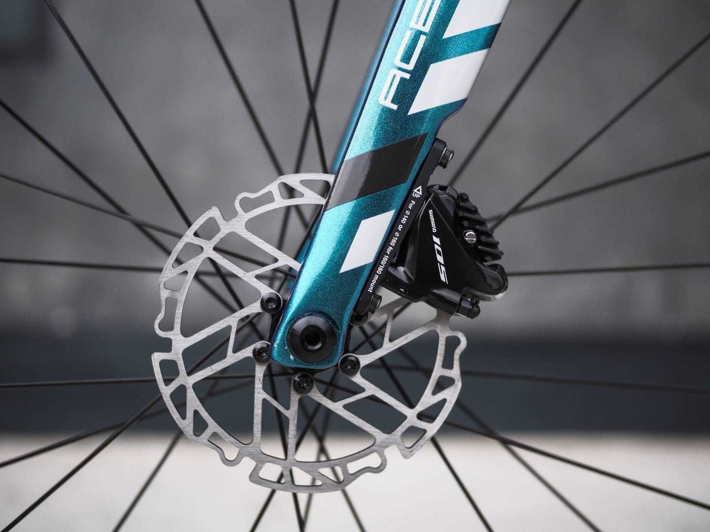 จักรยานเสือหมอบ CAMP ACE DISC Carbon Roadbike เกียร์ Shimano 105 2*11 สปีด ล้ออลู (Model 2022)