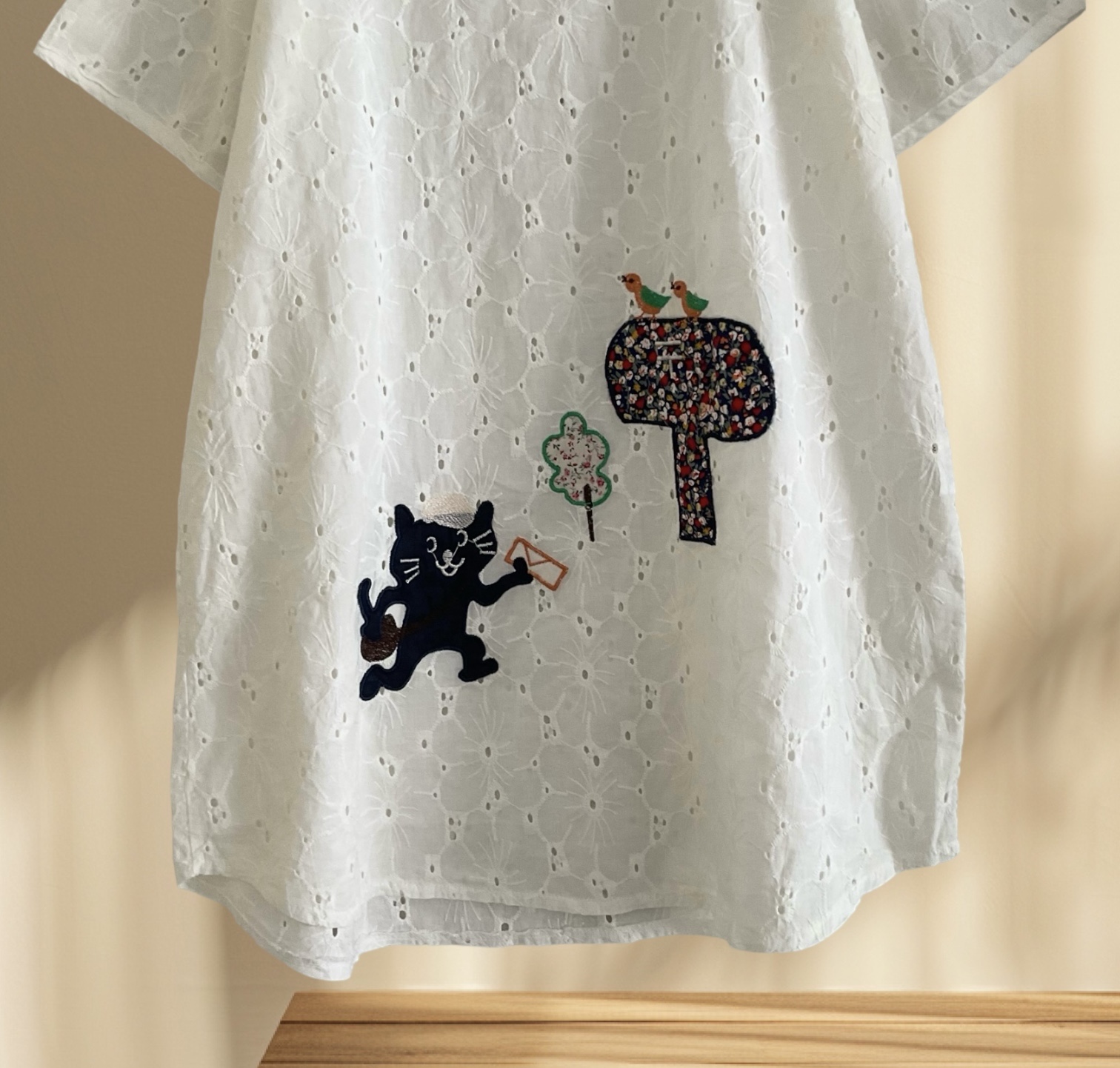 เสื้อผ้าลูกไม้ลายปักเนื้อผ้านิ่ม