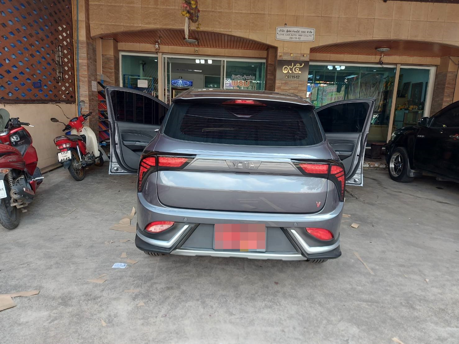 พรมรถยนต์ Neta V ปูพรม6D สีกาแฟ เต็มคัน