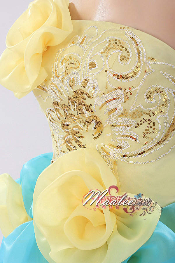 พร้อมเช่า ชุดแฟนซี ชุดราตรีสั้น เกาะอก สีเหลือง/ฟ้า แต่งดอกไม้ อกแต่งเลื่อม กระโปรงผ้าแก้ว น่ารักฟรุ้งฟริ้ง