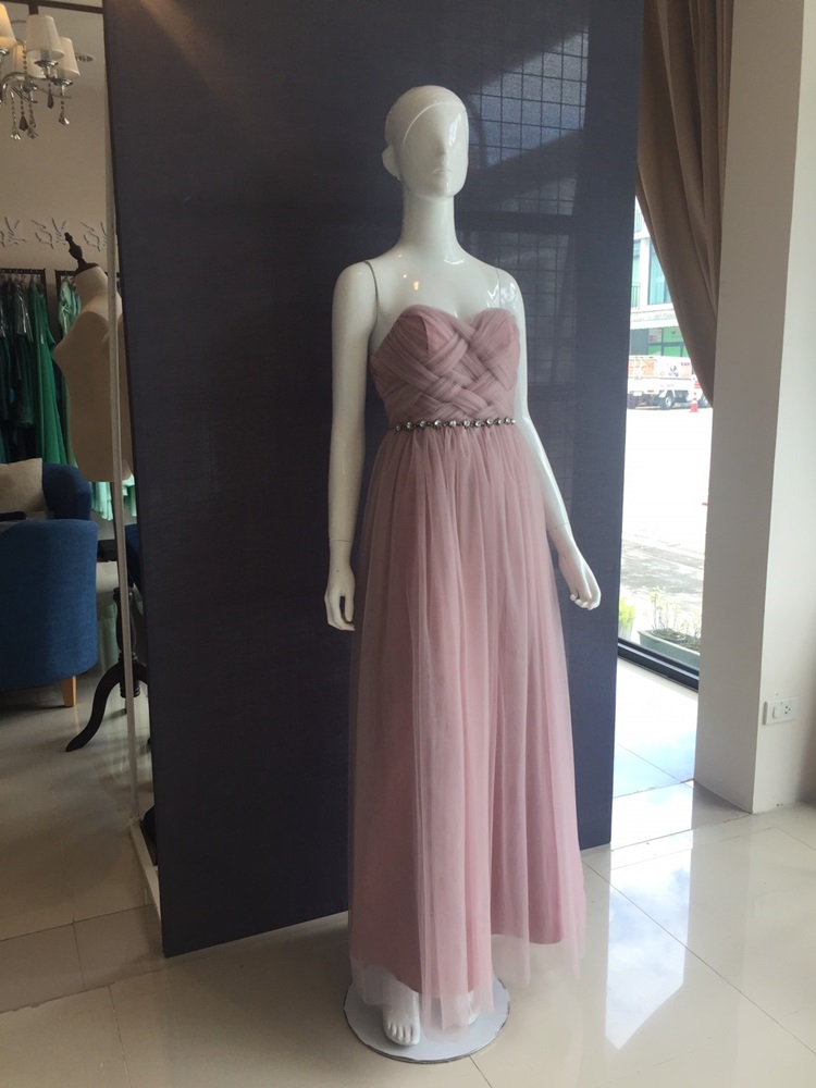 พร้อมเช่า ชุดราตรียาว เกาะอกผ้าตาข่าย ทรงเจ้าหญิงน่ารักมาก (เชือกผูกหลัง)