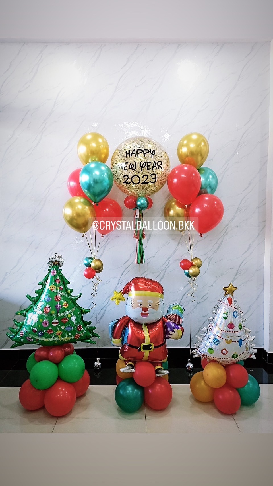 ลูกโป่ง Christmas Bubble ขนาด 24" สีทอง พร้อม ช่อลูกโป่ง 5 ลูก 2 ช่อ พร้อมตกแต่ง ฟอยล์ Christmas ตั้งฐาน 3 ชิ้น สามารถเปลี่ยนสีลูกโป่ง/เปลี่ยนข้อความ/เปลี่ยนฟอยล์ตกแต่ง/เปลี่ยนขนาดได้