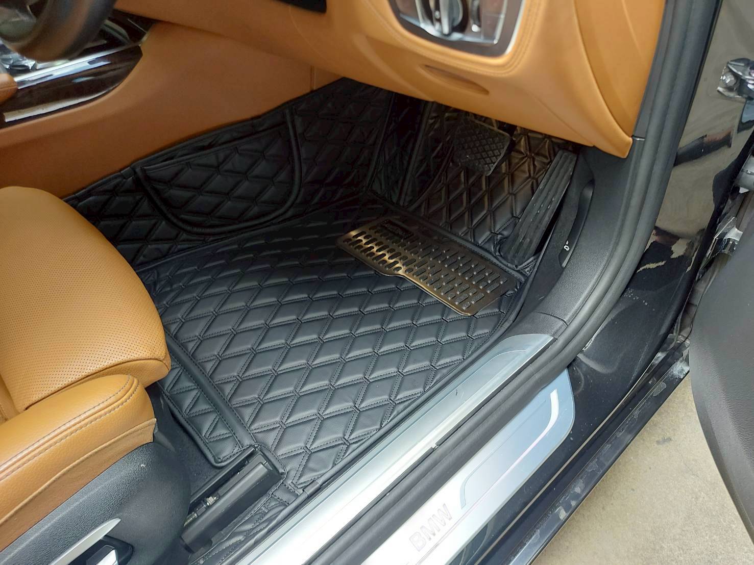 พรมปูพื้นรถยนต์ 6D BMW 720LD G12 สีดำด้ายดำ