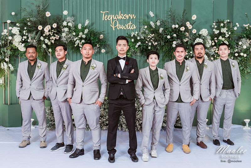 พร้อมเช่า ชุดสูทชาย สีเทาอ่อน เข้ารูป พร้อมเสื้อกั๊ก