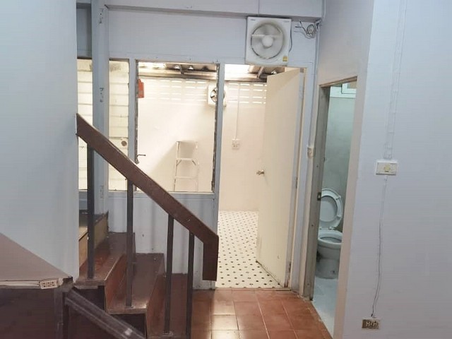 ให้เช่าทาวน์เฮาส์ 2 ชั้น 19 ตรว.หมู่บ้านสหโชค ถนนรามอินทรา 34 ใกล้ตลาดนัดเลียบด่วนรามอินทรา