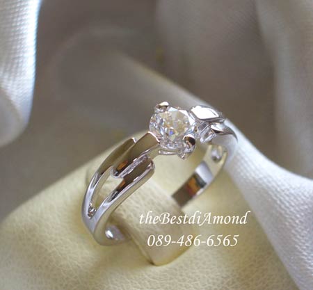 แหวนเพชรเม็ดเดี่ยว ขนาดเพชร 30 ตัง น่ารัก เพชรไม่ใหญ่ค่ะ งานทองขาว 24 K หนา 5ไมครอน รหัส BR051RD