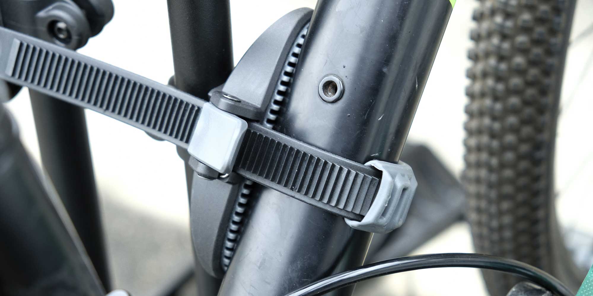 BUZZRACK EAZZY 2 แร็คจักรยานวางท้ายรถ (ต้องมี Townball) สำหรับ 2 คัน แร๊คท้ายรถ