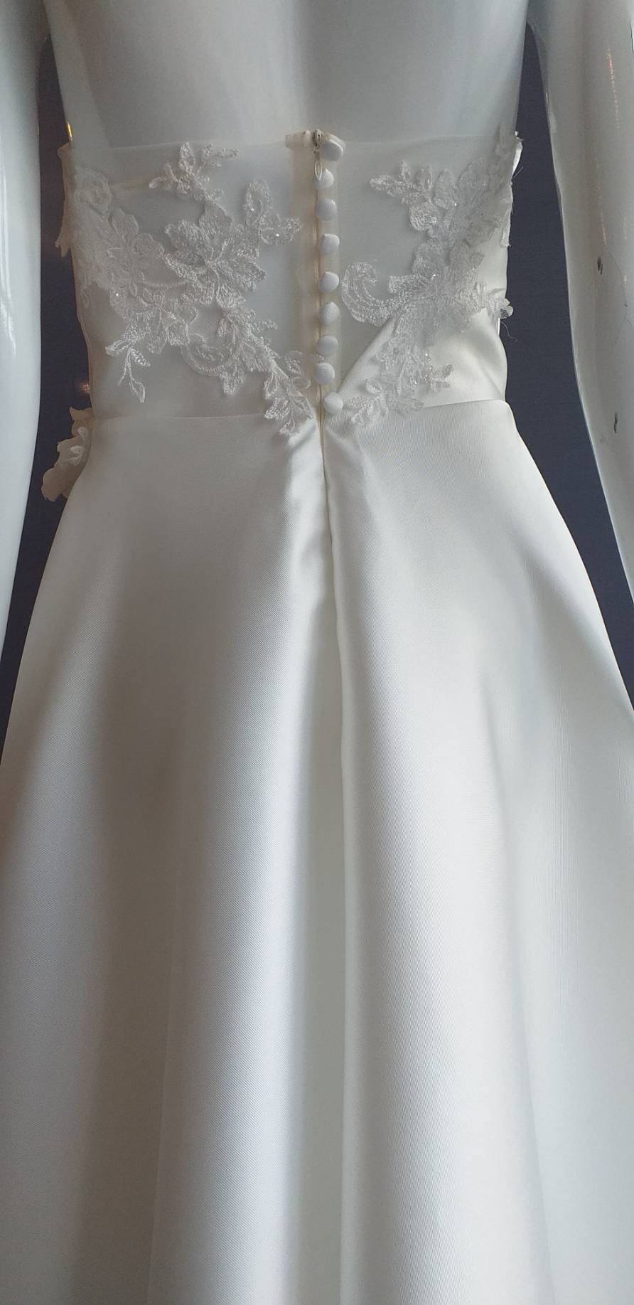 พร้อมเช่า ชุดแต่งงาน มินิมอล ชุดหมั้น เกาะอก หน้าสั้นหลังยาว