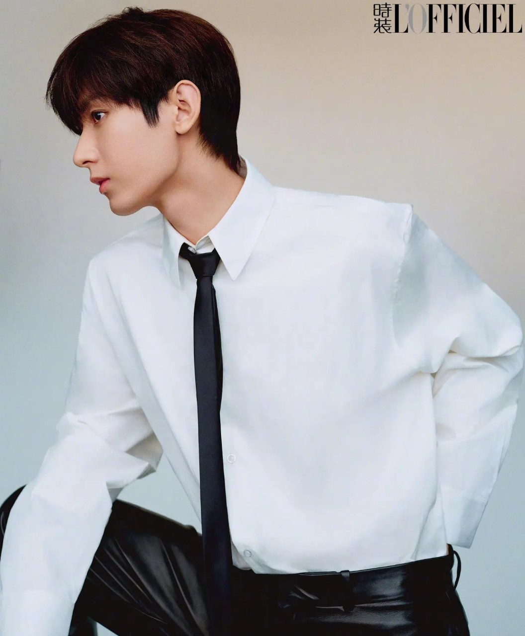 นิตยสาร L'Officiel เฉิงอี้ เดือน 2/2023