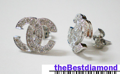 สินค้าหมดBE825RD ต่างหูชาแนล=== แบบสุดฮิต งานสวย หรู ดูดี ฝังแบบจิกไข่ปลา ทำให้ดูเพชรแพรวพราว