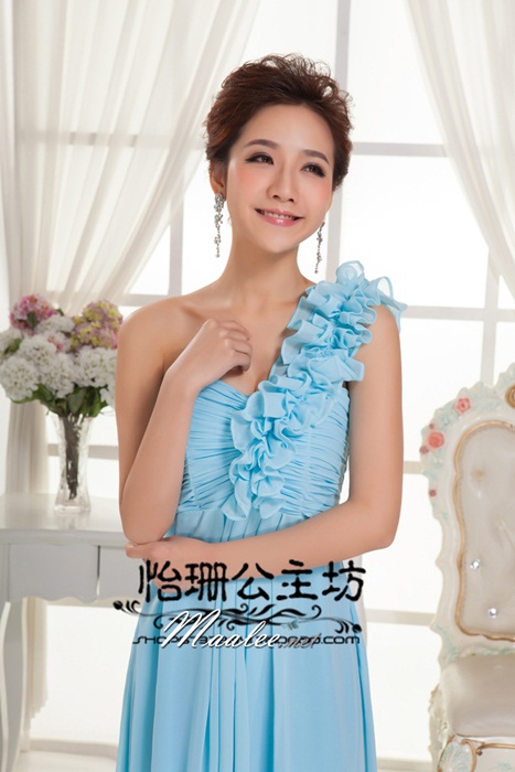 พร้อมส่ง ชุดราตรียาว ไหล่เดียว จับเดรปหน้าอก แต่งระบายช่วงไหล่ สีฟ้าอ่อน