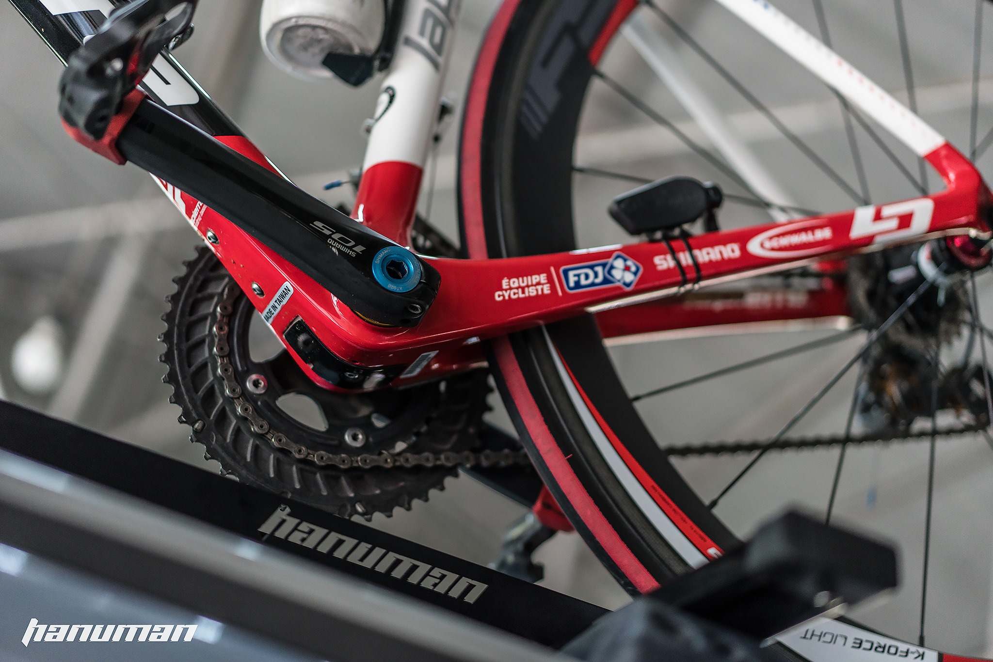 แร็คบรรทุกจักรยาน Hanuman rack C02, Car Bike Rack สำหรับบรรทุกรถจักรยานบนหลังคา แบบตรงรุ่นมีแร็ค (คานอลูมิเนียม 2 เส้น+ ตัวจับหลังคาแบบตรงรุ่น) แยกรุ่น Fortuner,Pajero,Mu-x