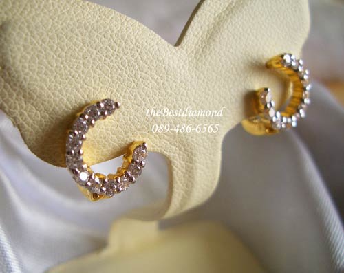 BE313+++ต่างหูเพชร รูปตัวC+++เก๋สุดๆ เรียบๆดูทันสมัย รูปแบบน่ารักๆ คล้ายๆตัว Cใส่ติดหู ได้เลย ไม่เวอร์ค่ะ แต่ดูดีมีระดับ