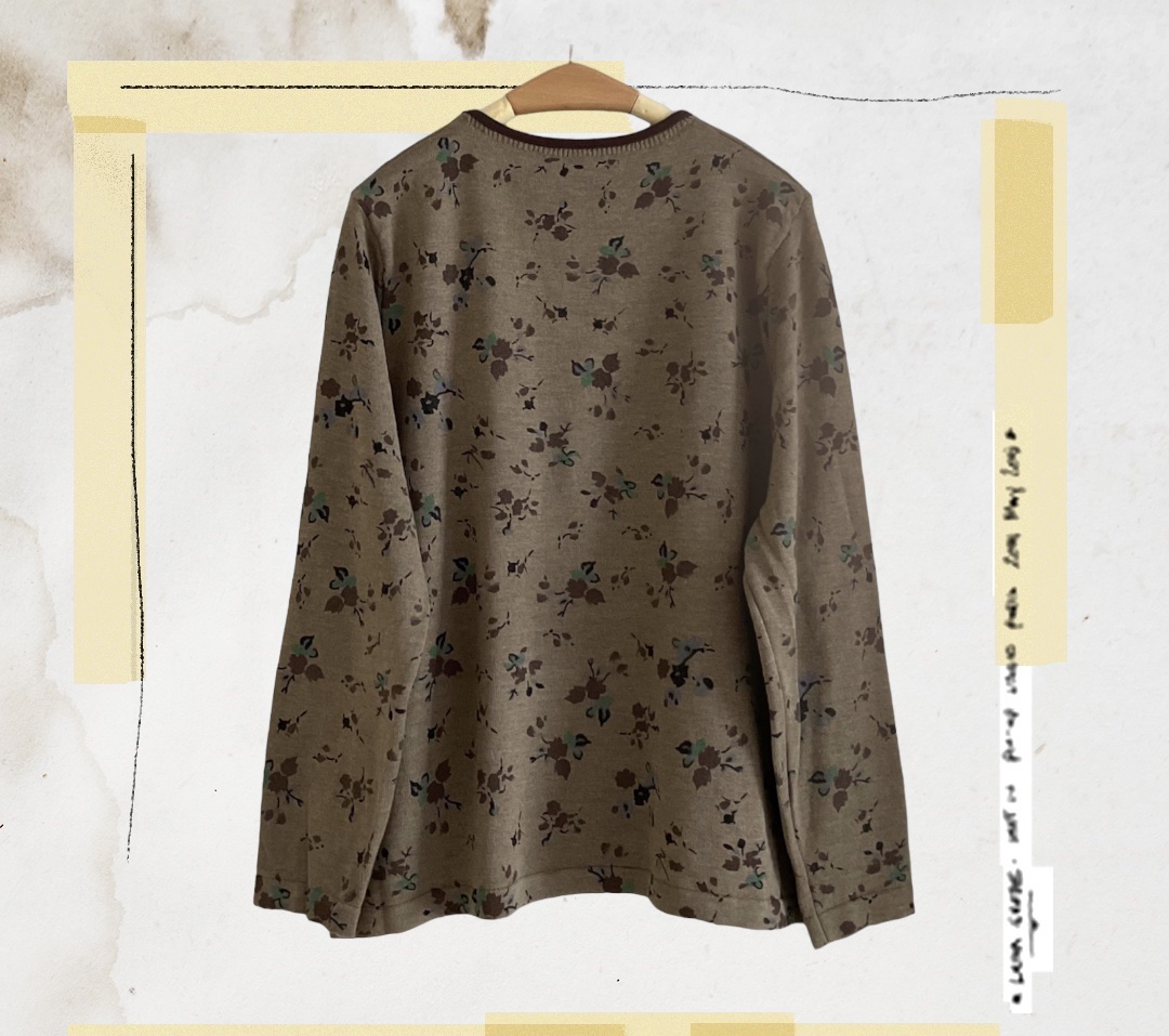 เสื้อคอวีผ้ายืดไหมพรมลายดอกไม้