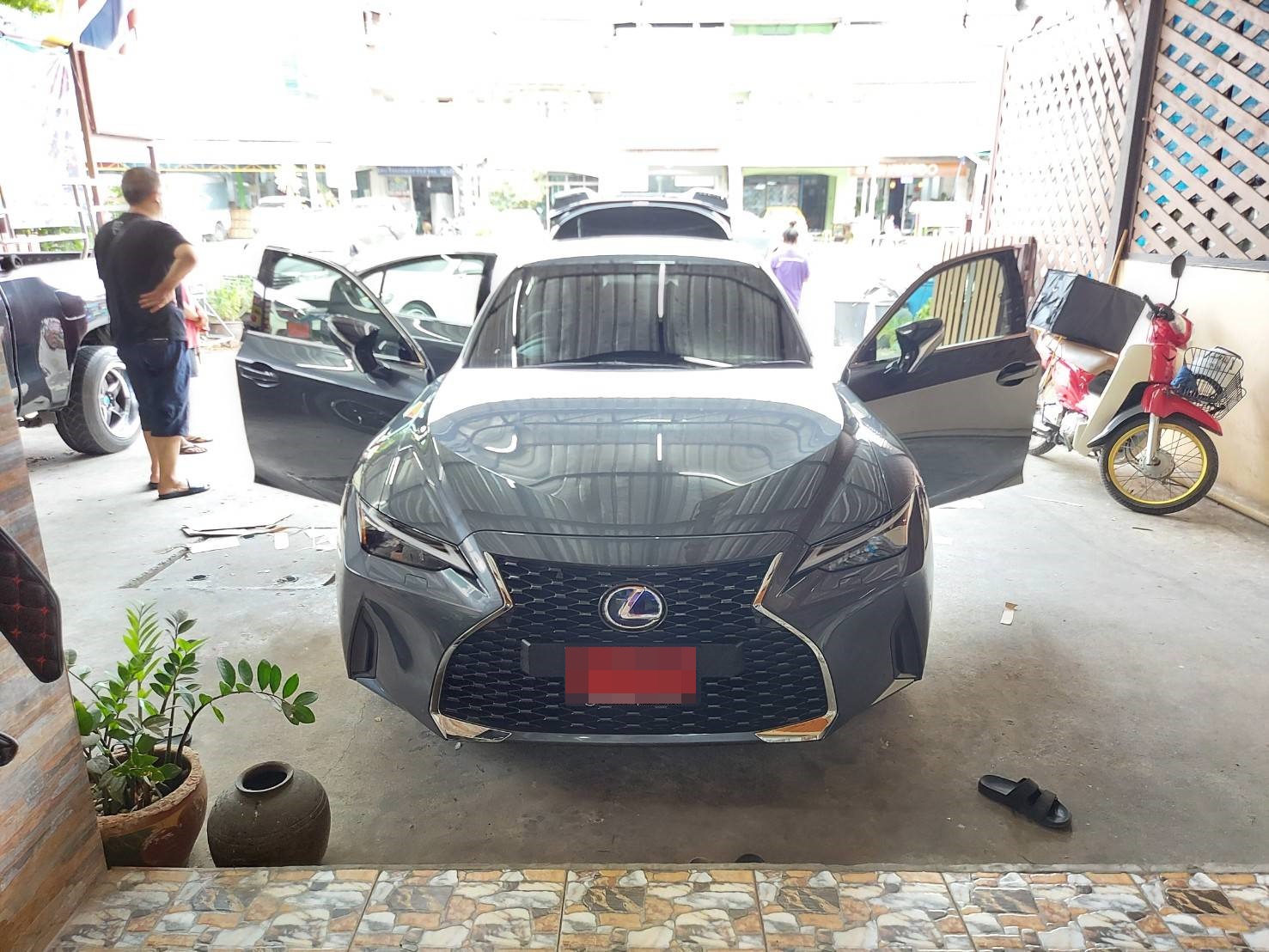 ขายพรมรถ Lexus IS300H ปี 2021 ปพรม6D สีดำด้ายฟ้า เต็มคัน