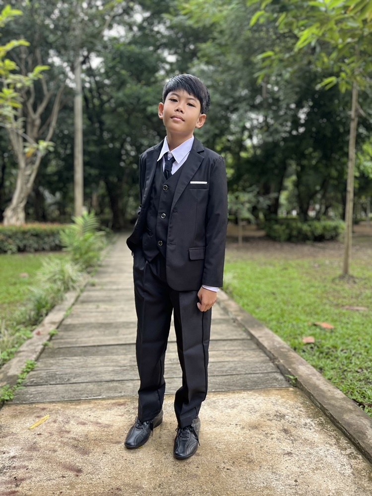 พร้อมเช่า ชุดสูทเด็กชาย สีดำ ** พร้อมเช่า ไซส์ 110, 120, 130, 140 , 150 , 160 ,170 **