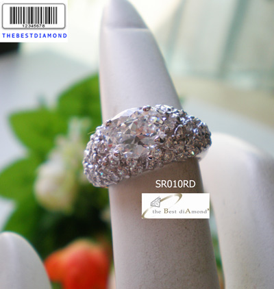 SR010RD แหวนเงินแท้ หรูหรา ดูไฮโซ ดูดีมากๆๆ เหมือนของจริงสุดๆๆ เพชรแวววาวระยิบระยับ เพชรตรงกลางเพชร CZ รูปไข่ 8*9 มม รับประกันความสวย