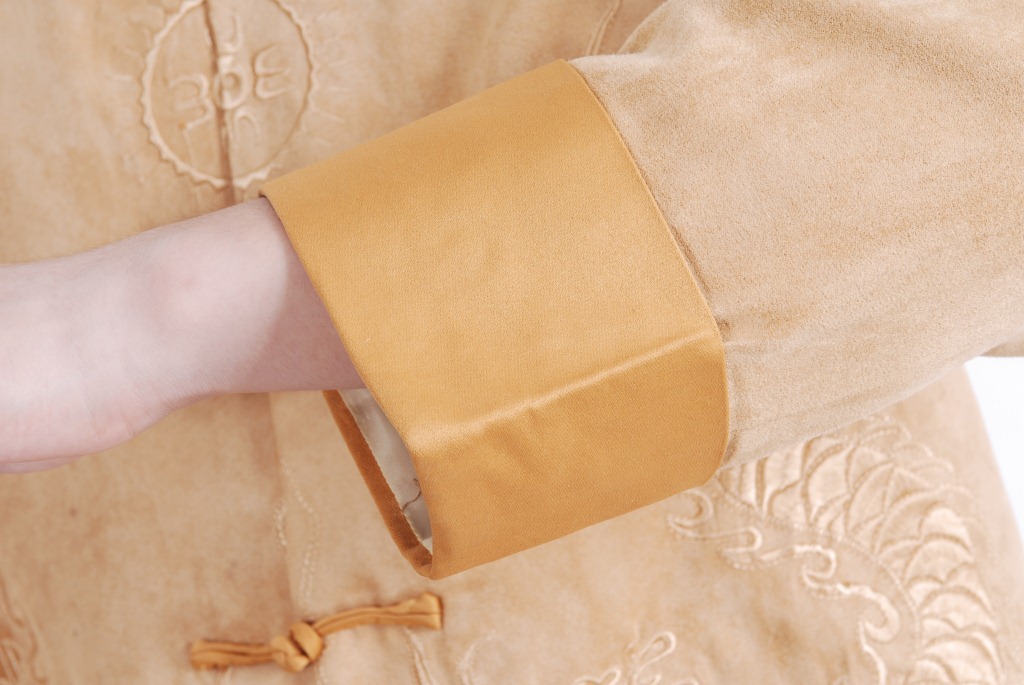 Pre-order ชุดจีน เสื้อจีนชาย แขนยาว สีทอง