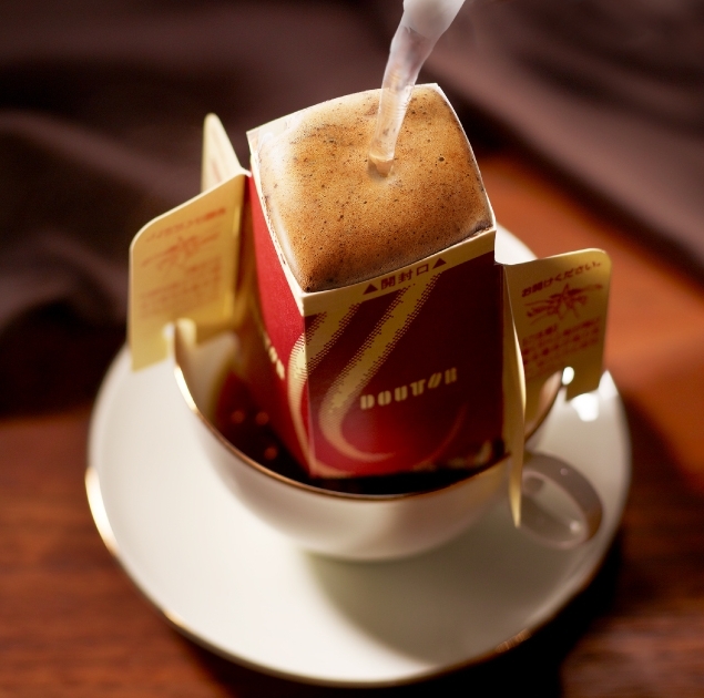 DOUTOR DRIP PACK AROMA BLEND กาแฟดริป พรีเมียมจากญี่ปุ่น 1 กล่อง 4 ชิ้น