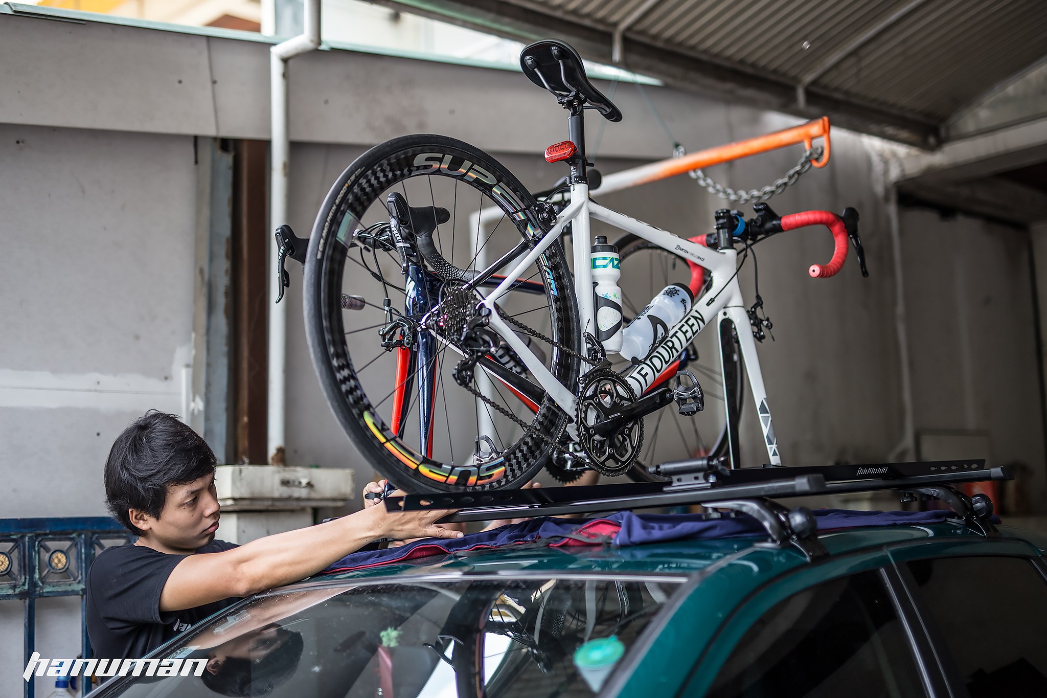 แร็คบรรทุกจักรยาน Hanuman rack C01, Car Bike Rack สำหรับบรรทุกรถจักรยานบนหลังคา ไม่มีแร็คจับตัวรถ (คานอลูมิเนียม 2 เส้น + ตัวจับหลังคา 4 มุม) **แยกรุ่น**