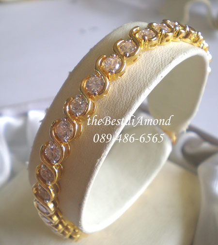 CL008-B+++สร้อยข้อมือเพชรรอบวงแบบกรอบตัวS+++เรียบ หรูหรา โชว์เพชรสุดๆๆ ดูดีมีระดับมาก อยู่ได้นานไม่ล้าสมัย งานเรียบร้อยมากๆๆๆ