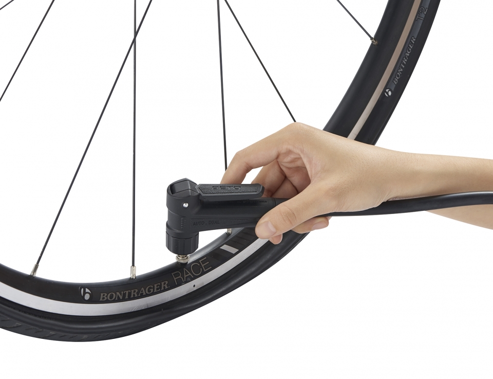 สูบตั้งพื้น BETO 26" ALLOY FLOOR PUMP W/GAUAGE สีแดง หัวแบบใหม่ AH4 ,CMP-135SGS