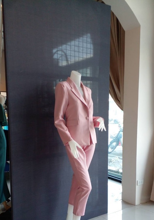 พร้อมเช่า สูทหญิง สูทสีชมพู