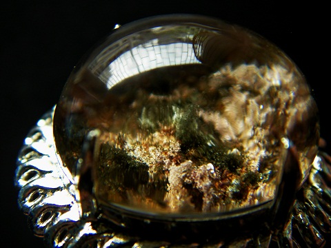 QU0038 แก้วปวกวรรณสาม อันประกอบพร้อมสามวรรณะ คือ ปวกเขียว ปวกทอง และปวกแดง(ปวกครั่ง)ขนาดแก้ว 16.81x20.43x11.47 มม. น้ำหนัก 27.91 ct. ขนาดแหวน 53