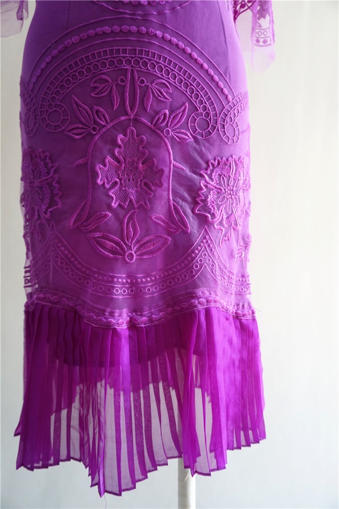 พร้อมส่ง ชุดราตรีสั้น/แขนยาว สี ม่วง ลูกไม้ทั้งชุด กระโปรงอัดพลีท (เหลือเฉพาะไซส์ 2XL)