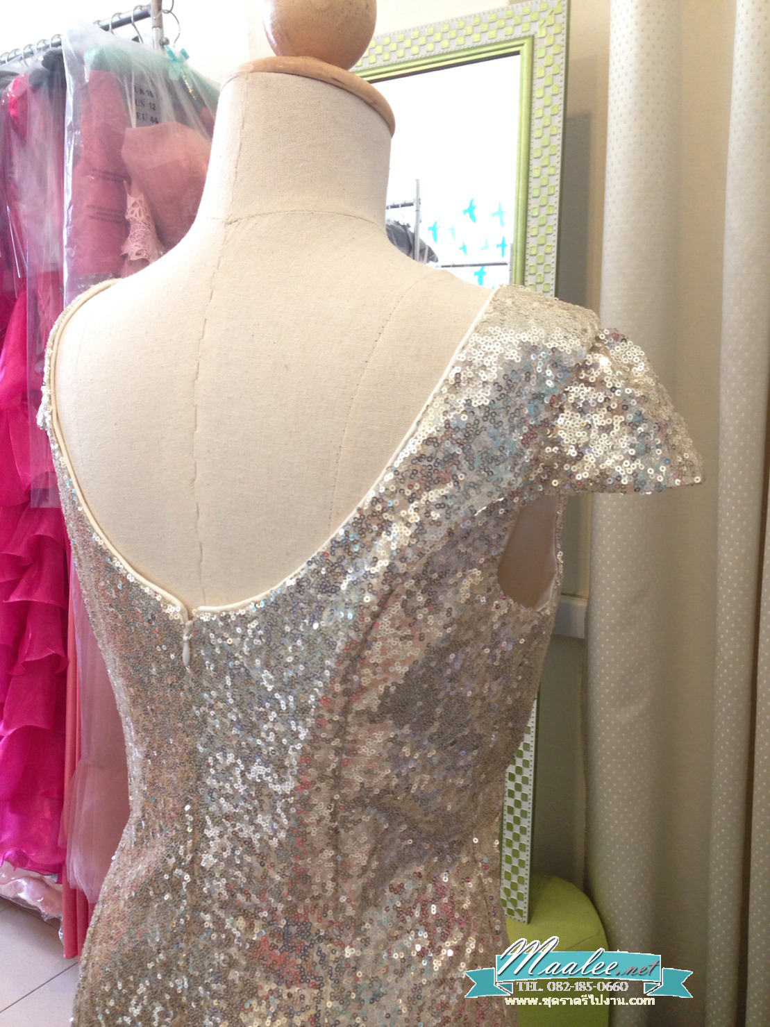 พร้อมส่ง ชุดราตรียาว แบบแขนสั้น ผ้าหลัง สีเทา เนื้อผ้าแต่งเลื่อมทั้งตัว ทรงหางปลา