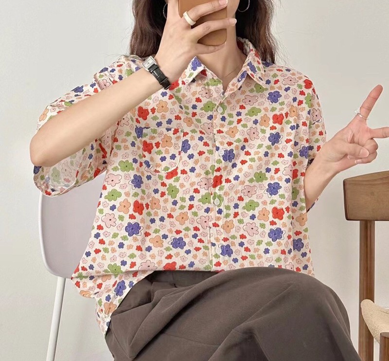เสื้อผ้าคอตตอนลายดอกไม้แต่งกระเป๋า
