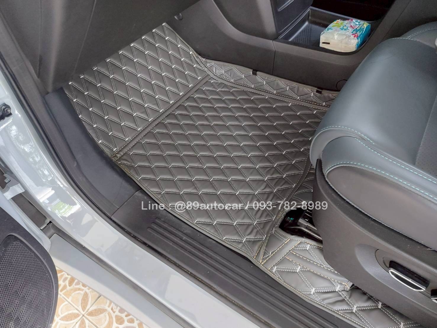 พรมรถยนต์ GAC Aion Y Plus ปูพรมVVIP สีเทาด้ายเทา เต็มคัน