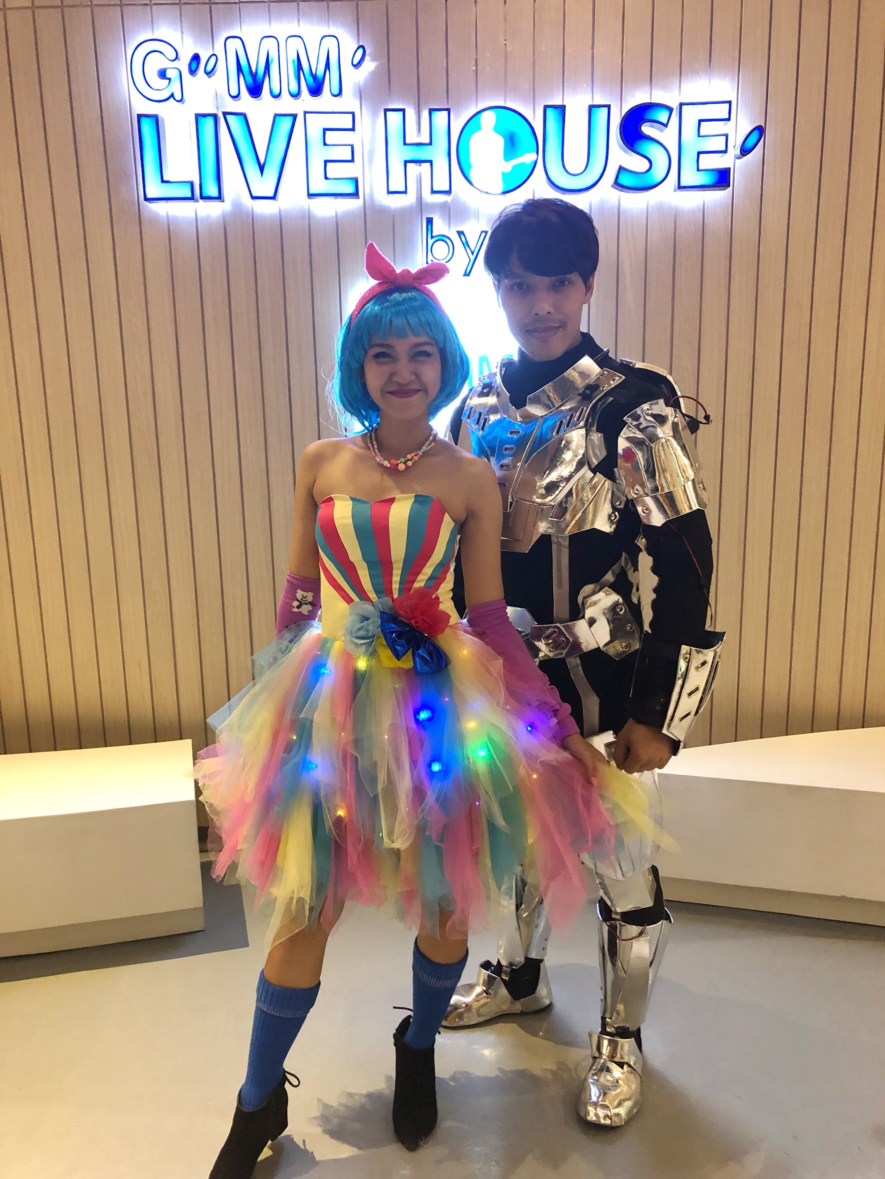 พร้อมเช่า ชุดแฟนซี เกาะอก ชุดราตรีสั้น สายรุ้ง Rainbow น่ารักมากมาย กระโปรงสีสวย