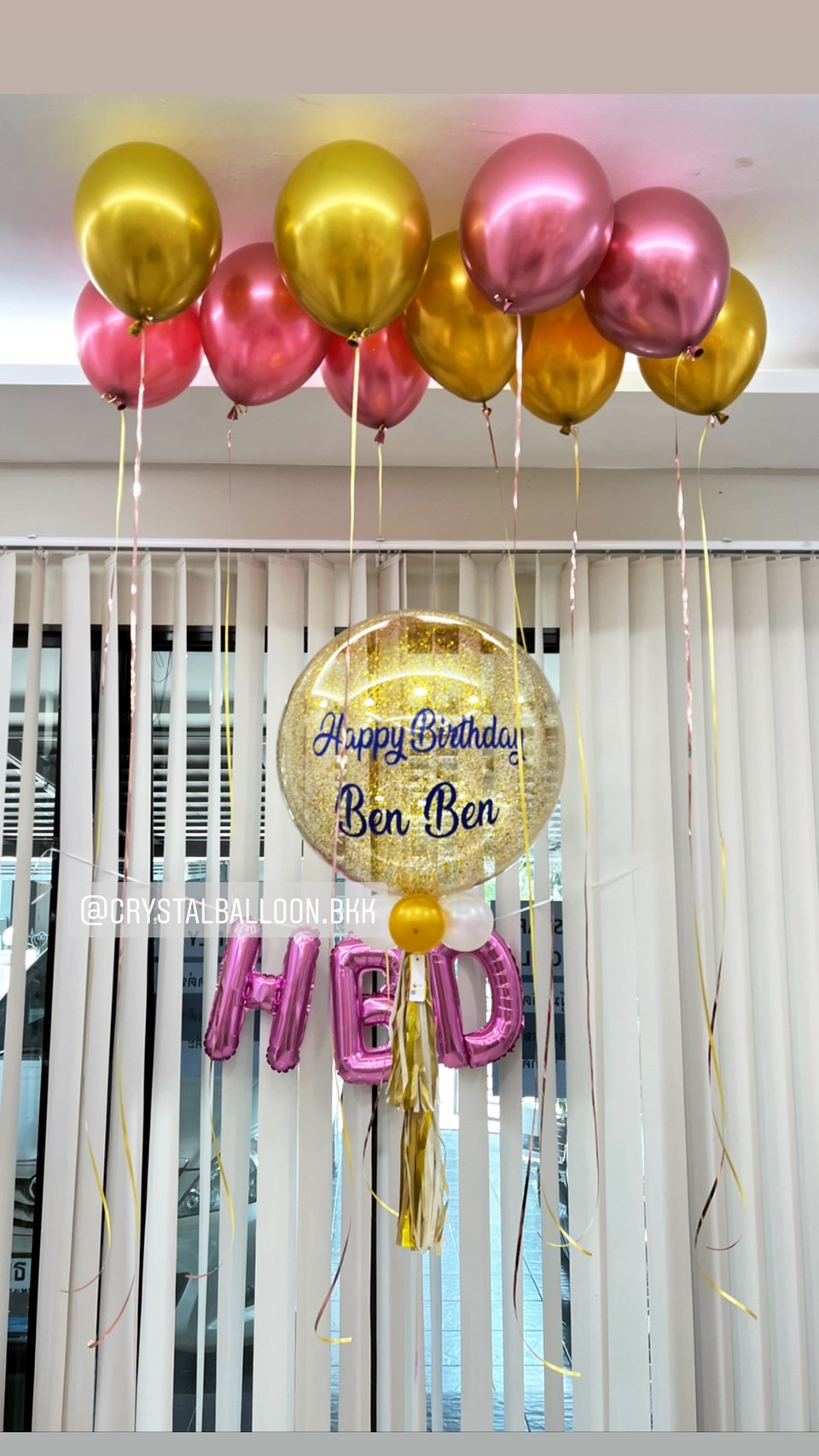 ลูกโป่ง วันเกิด Bubble ขนาด 24" สีทอง พร้อม ฟอยล์ตัวอักษร ขนาด 16" 3 ตัวอักษร พร้อม ลูกโป่งลอยฝ้า 10 ลูก พร้อมตกเเต่ง สามารถเปลี่ยนสีลูกโป่ง/เปลี่ยนข้อความ/เปลี่ยนสี-ฟอยล์ตัวอักษรได้