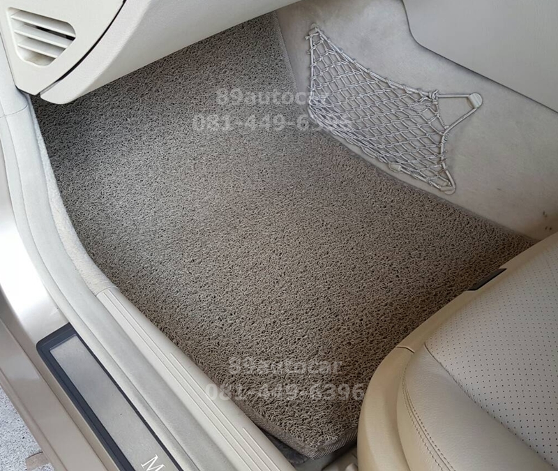 พรมไวนิลดักฝุ่น Benz E240 W211 สีครีมขอบครีม