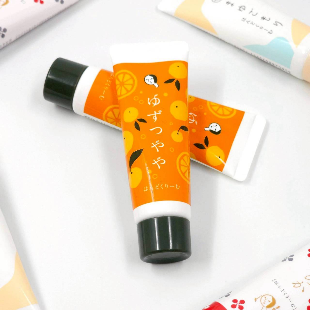 Yojiya ครีมทามือขนาด 30g Hand Cream Yuzu Tsuya / Mayugomori / Hanahonoka