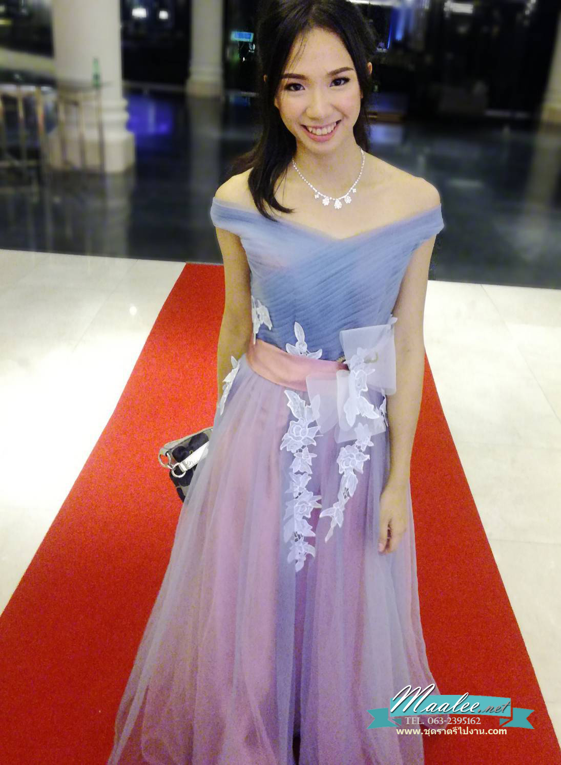 พร้อมเช่า ชุดราตรียาว แบบไหล่ปาด สีเทา-ชมพู Two Tone สไตล์เจ้าหญิง สวยหวานน่ารักมาก เนื้อผ้าตาข่าย แต่งโบว์และลูกไม้ช่วงเอว (เชือกผูกหลัง)